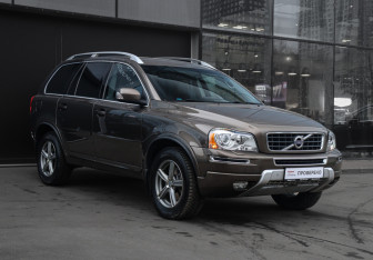 Подержанный автомобиль Volvo XC90 2014 года (3 фото)