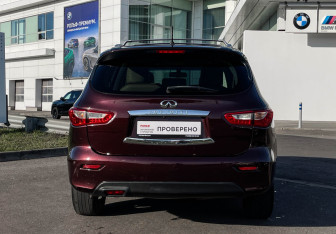 Подержанный автомобиль Infiniti JX 2013 года (6 фото)