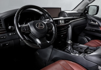 Подержанный автомобиль Lexus LX 2020 года (14 фото)