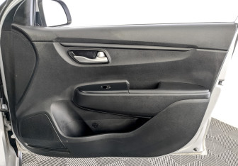 Подержанный автомобиль Kia Rio Hatchback 2021 года (24 фото)