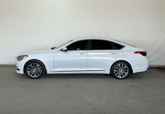 Подержанный автомобиль Hyundai Genesis 2014 года (8 фото)