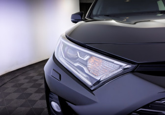 Подержанный автомобиль Toyota RAV4 2022 года (17 фото)