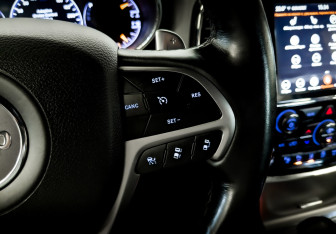 Подержанный автомобиль Jeep Grand Cherokee 2021 года (27 фото)
