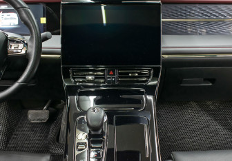 Подержанный автомобиль GAC M8 2023 года (16 фото)