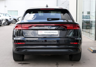 Подержанный автомобиль Audi Q8 2019 года (6 фото)