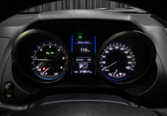 Подержанный автомобиль Toyota Land Cruiser Prado 2014 года (13 фото)