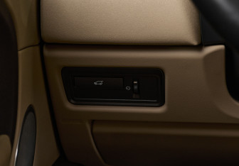 Подержанный автомобиль Land Rover Range Rover Evoque 2015 года (10 фото)