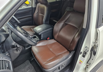 Подержанный автомобиль Toyota Land Cruiser Prado 2016 года (18 фото)
