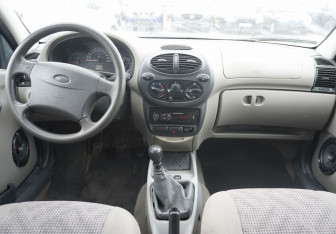 Подержанный автомобиль LADA (ВАЗ) Kalina Sedan 2008 года (11 фото)