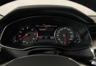 Подержанный автомобиль Audi A6 Sedan 2021 года (11 фото)