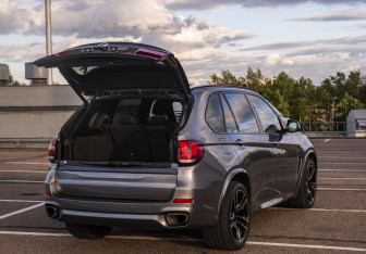 Подержанный автомобиль BMW X5 2018 года (20 фото)
