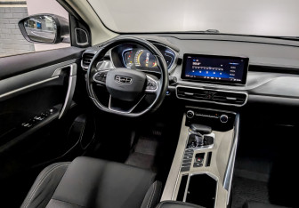 Подержанный автомобиль Geely Coolray 2022 года (29 фото)