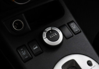 Подержанный автомобиль Nissan X-Trail 2014 года (13 фото)