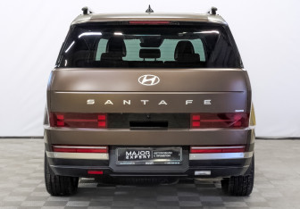 Подержанный автомобиль Hyundai Santa Fe 2024 года (6 фото)