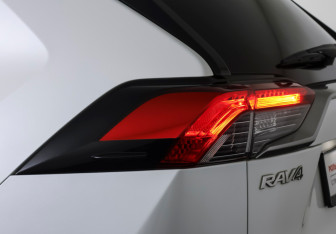 Подержанный автомобиль Toyota RAV4 2022 года (24 фото)