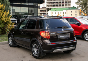 Подержанный автомобиль Suzuki SX4 Hatchback 2014 года (5 фото)