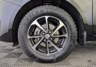 Подержанный автомобиль LADA (ВАЗ) Vesta Sedan 2025 года (12 фото)