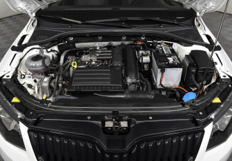 Подержанный автомобиль Skoda Octavia Wagon 2016 года (8 фото)