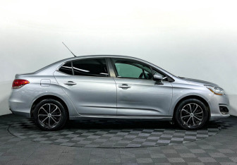 Подержанный автомобиль Citroen C4 Sedan 2014 года (4 фото)