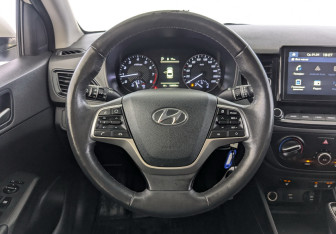 Подержанный автомобиль Hyundai Solaris Sedan 2021 года (21 фото)