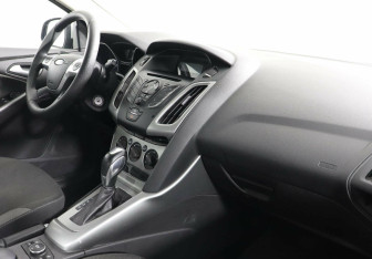 Подержанный автомобиль Ford Focus Hatchback 2014 года (5 фото)