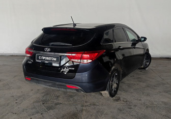 Подержанный автомобиль Hyundai i40 Wagon 2013 года (7 фото)