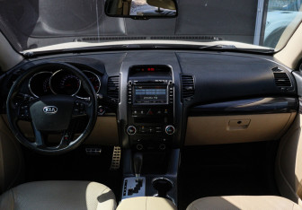 Подержанный автомобиль Kia Sorento 2011 года (9 фото)
