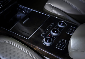 Подержанный автомобиль Land Rover Range Rover 2014 года (13 фото)