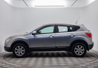 Подержанный автомобиль Nissan Qashqai 2008 года (2 фото)
