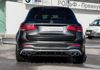 Подержанный автомобиль Mercedes-Benz GLC AMG 2021 года (6 фото)