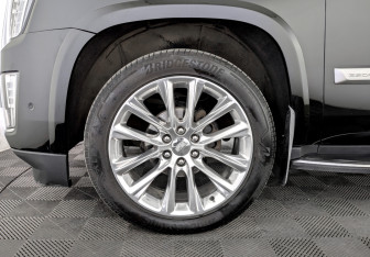 Подержанный автомобиль Cadillac Escalade Suv 2020 года (18 фото)