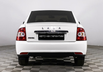 Подержанный автомобиль LADA (ВАЗ) Priora Sedan 2017 года (6 фото)