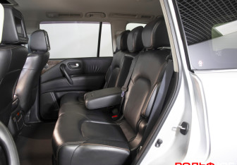 Подержанный автомобиль Nissan Patrol 2014 года (10 фото)