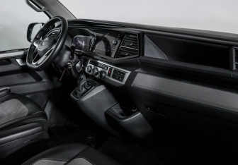 Подержанный автомобиль Volkswagen Multivan 2020 года (9 фото)