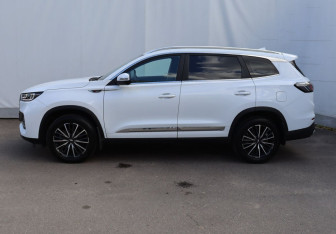 Подержанный автомобиль Chery Tiggo 8 Pro Max 2023 года (8 фото)