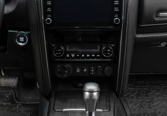 Подержанный автомобиль Toyota Fortuner 2022 года (15 фото)