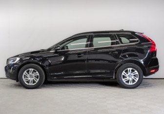 Подержанный автомобиль Volvo XC60 2017 года (9 фото)