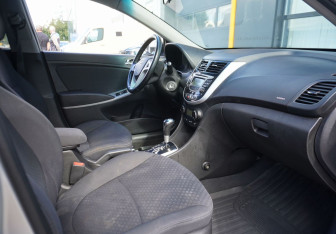 Подержанный автомобиль Hyundai Solaris Hatchback 2011 года (11 фото)
