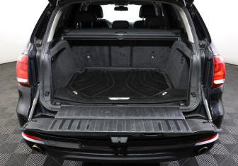 Подержанный автомобиль BMW X5 2014 года (10 фото)