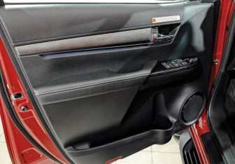 Подержанный автомобиль Toyota Hilux 2020 года (19 фото)
