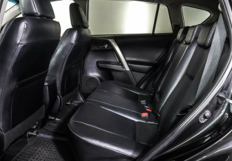 Подержанный автомобиль Toyota RAV4 2014 года (14 фото)