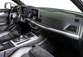 Подержанный автомобиль Audi Q5 2017 года (11 фото)