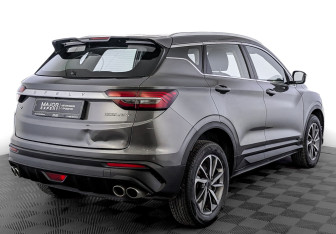 Подержанный автомобиль Geely Coolray 2022 года (5 фото)