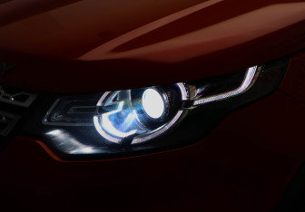 Подержанный автомобиль Land Rover Discovery Sport 2017 года (27 фото)