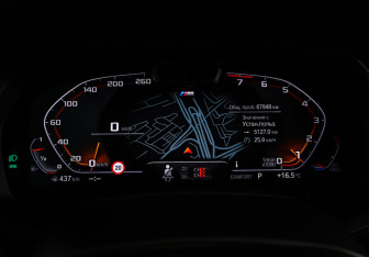 Подержанный автомобиль BMW X5 2019 года (16 фото)