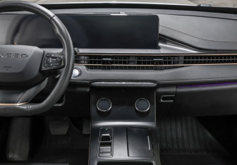 Подержанный автомобиль Exeed LX 2022 года (16 фото)