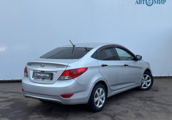 Подержанный автомобиль Hyundai Solaris Sedan 2014 года (8 фото)