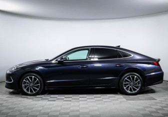 Подержанный автомобиль Hyundai Sonata 2019 года (8 фото)