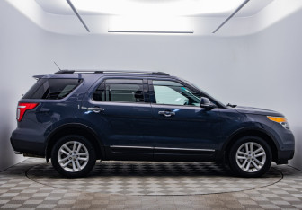 Подержанный автомобиль Ford Explorer 2013 года (4 фото)
