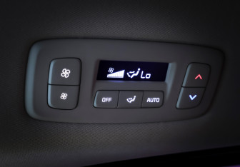Подержанный автомобиль Kia Carnival 2021 года (17 фото)